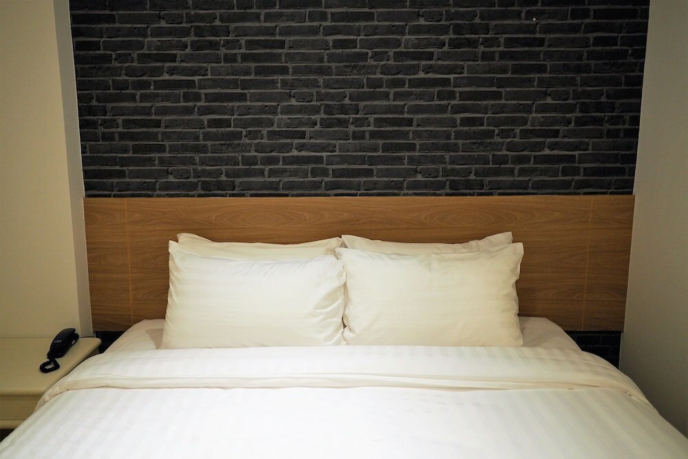 Standard Double Room, No Windows