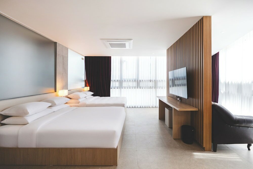 Superior Suite - Twin Beds