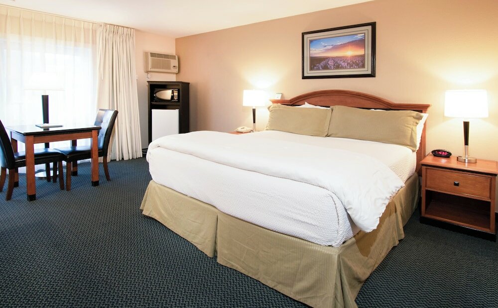 Standard Room, 1 King Bed, Ground Floor
