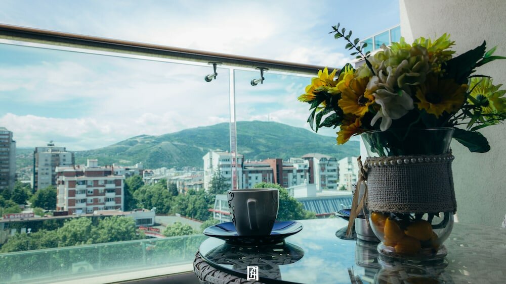 Comfort Condo, City View