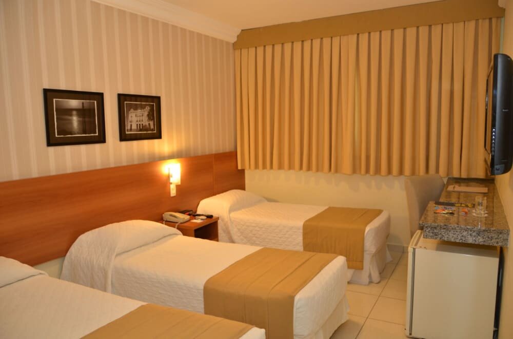 Quarto Luxo 3 Camas de Solteiro