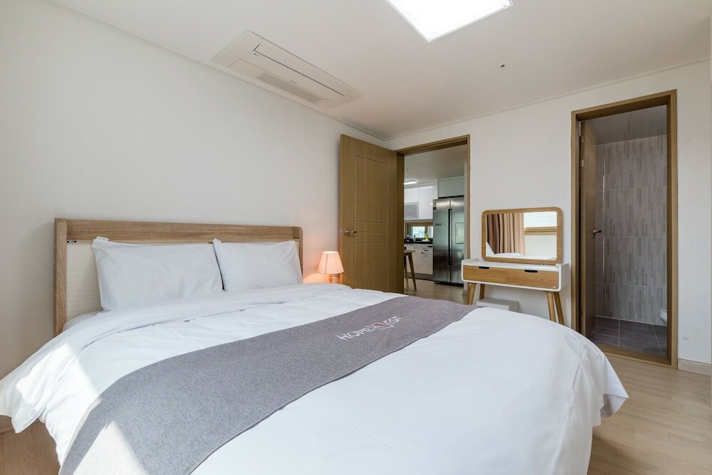 Business Apartment, City View