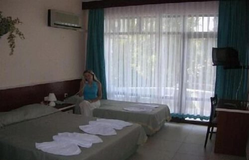 Standard Triple Room в Kemer Hotel
