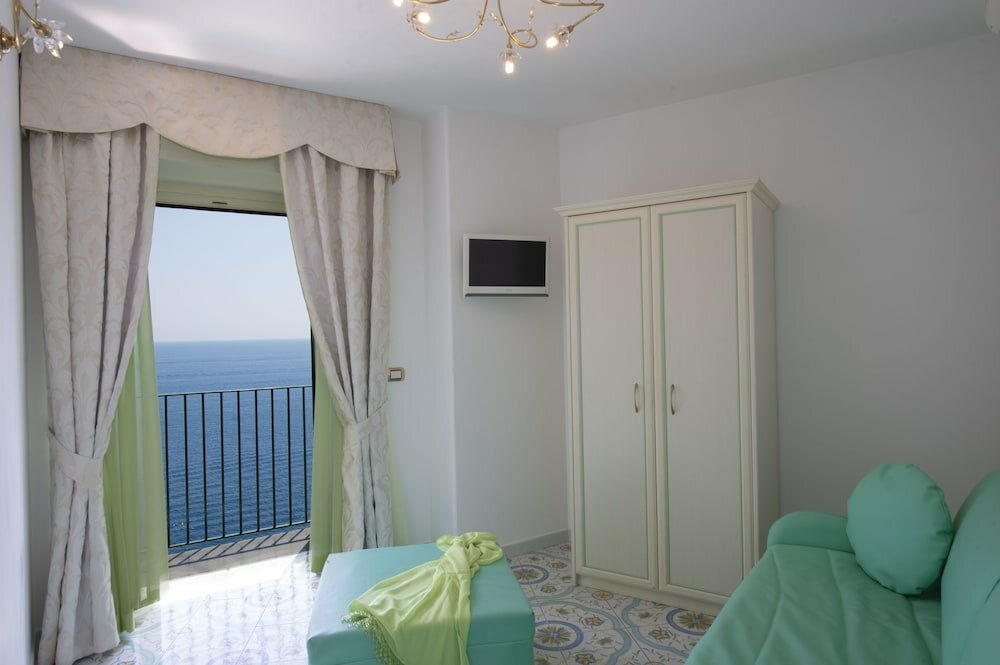 Suite, Sea View, Corner (French Balcony)