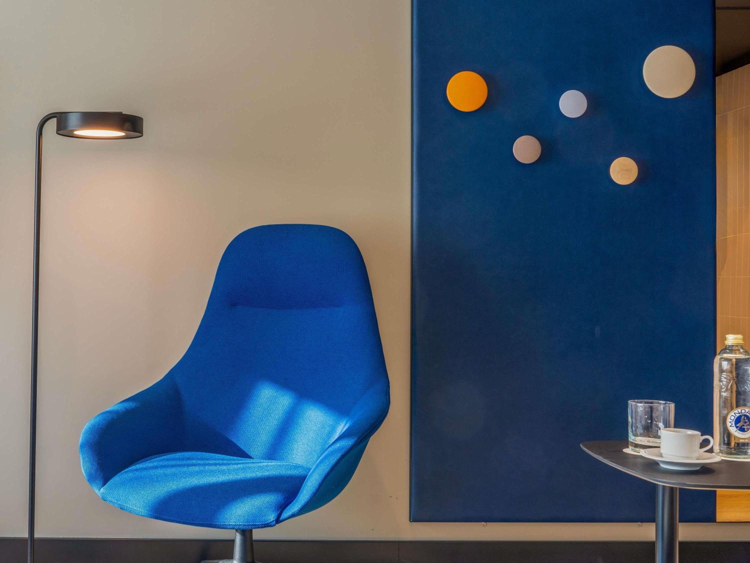 Deluxe Superior Queen Room with Sofa Bed - Deluxe Building