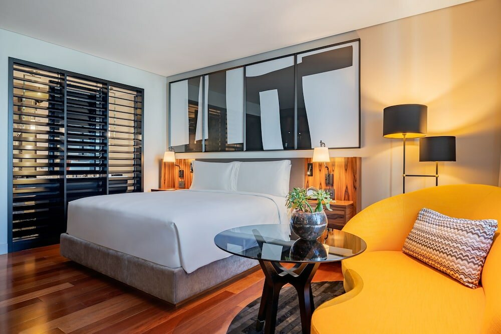Deluxe Room, 1 King Bed, River View