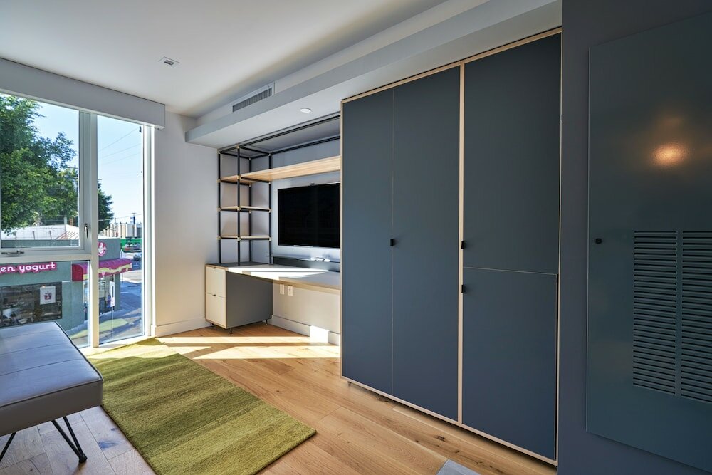 Premier Suite (Full Bed)