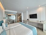 Deluxe Double or Twin Room в The Bloc Hotel
