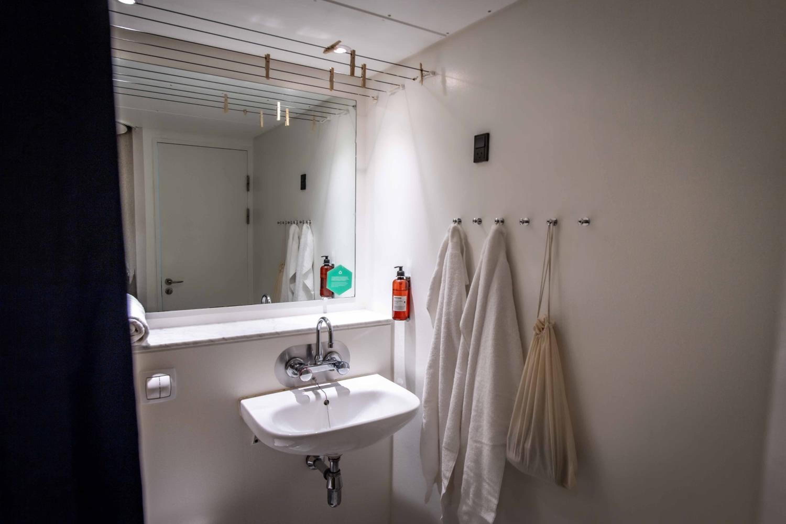 Three-Bedroom Apartment with Courtyard View