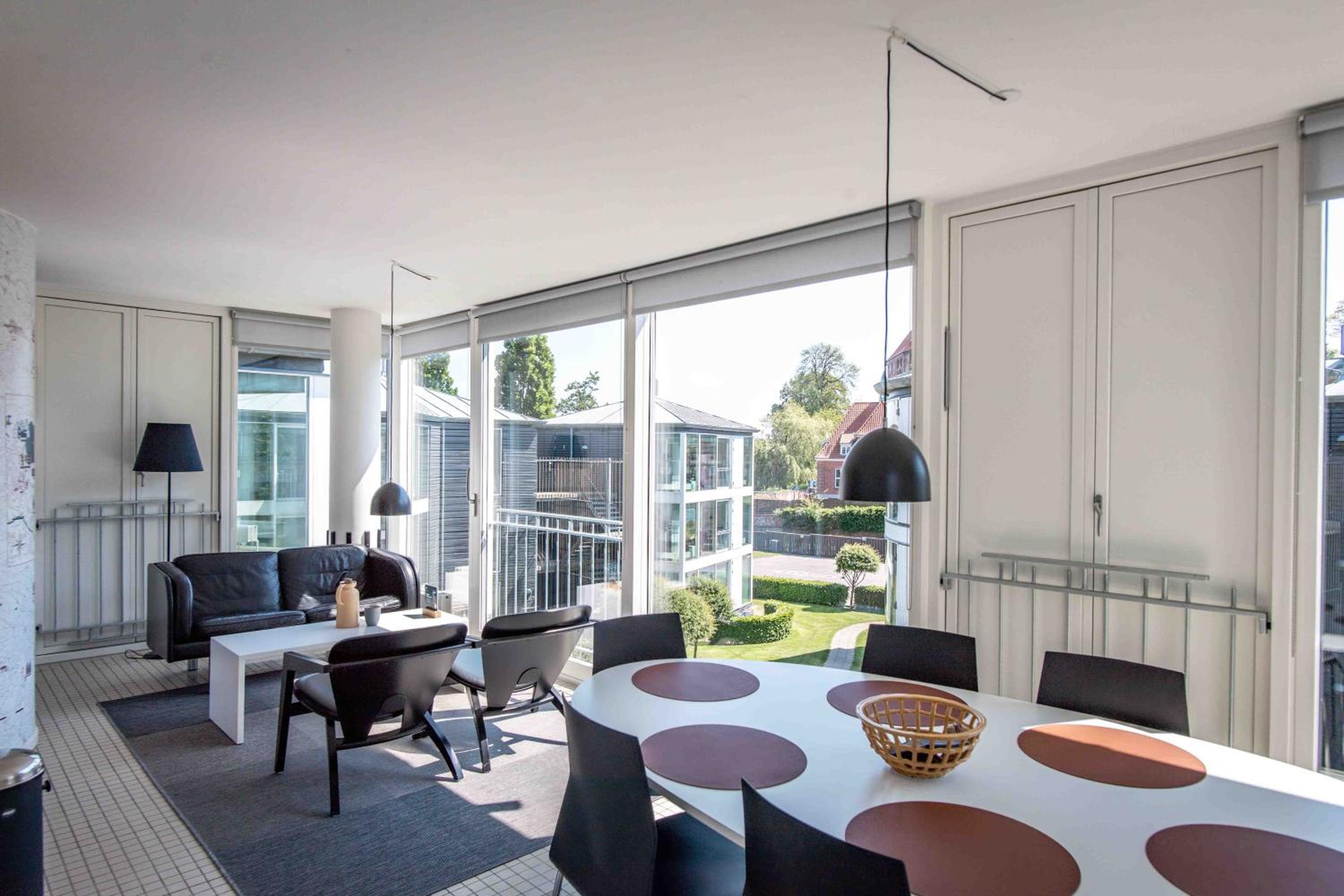 Three-Bedroom Apartment with Courtyard View