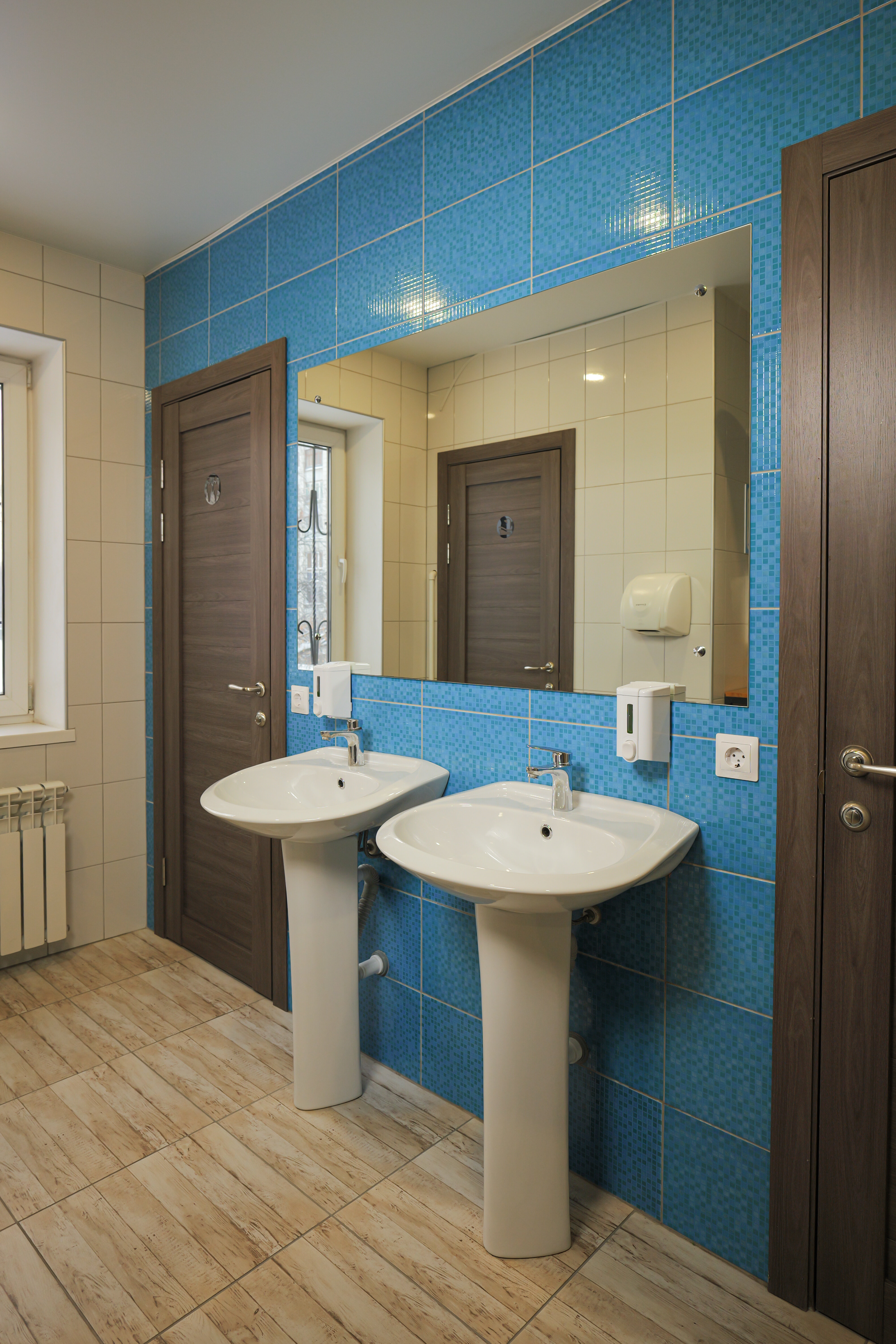 Общий номер для мужчин с 6 кроватями