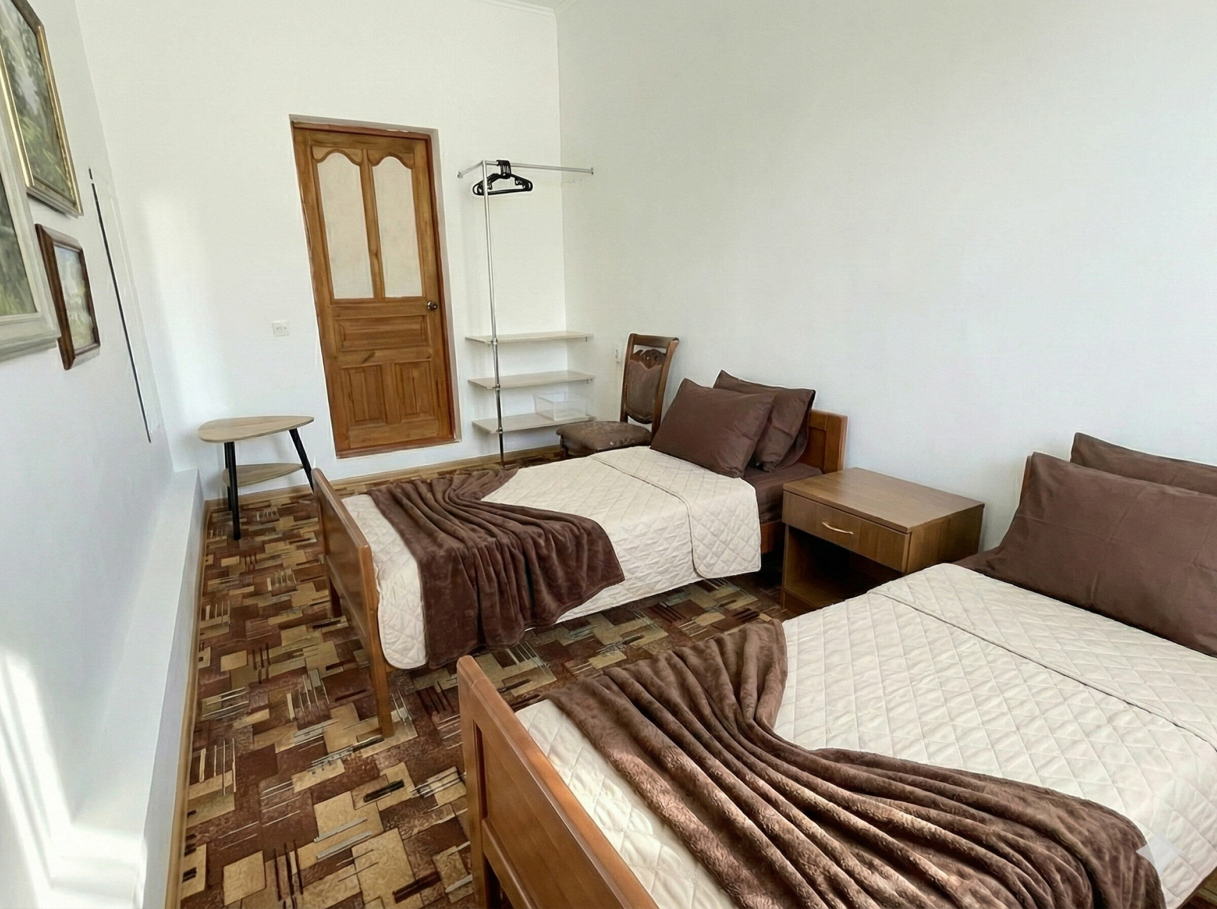 Двухместная комната с 2 отдельными кроватями и окном