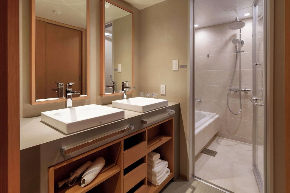 Premier Twin Room, Non Smoking, Bathtub