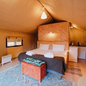 Лодж на холме с видом на лес