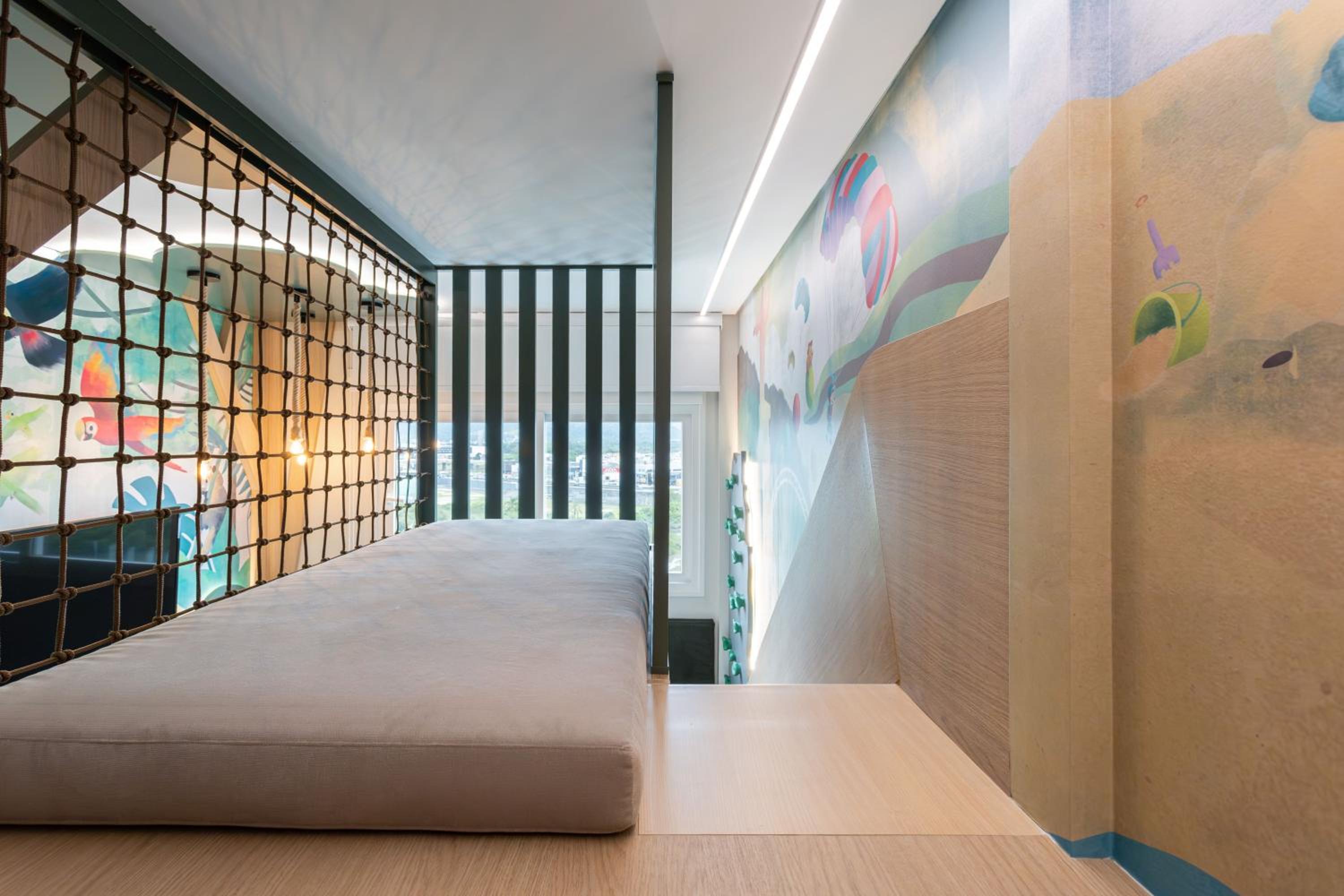 Three-Bedroom Deluxe Apartment