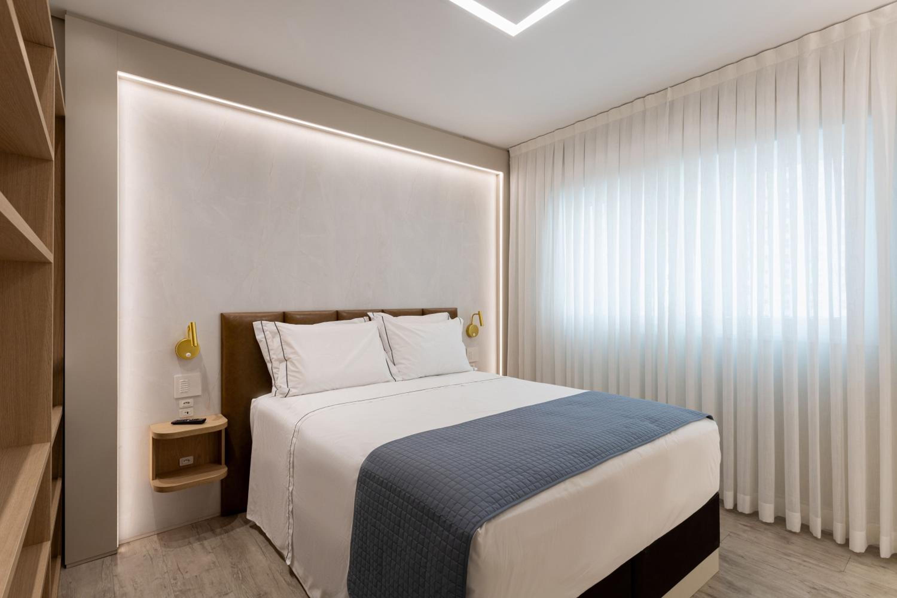 Three-Bedroom Deluxe Apartment