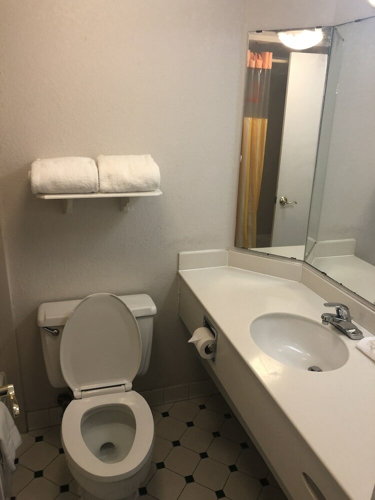 Executive Room, 2 Queen Beds, Non Smoking, Pool View