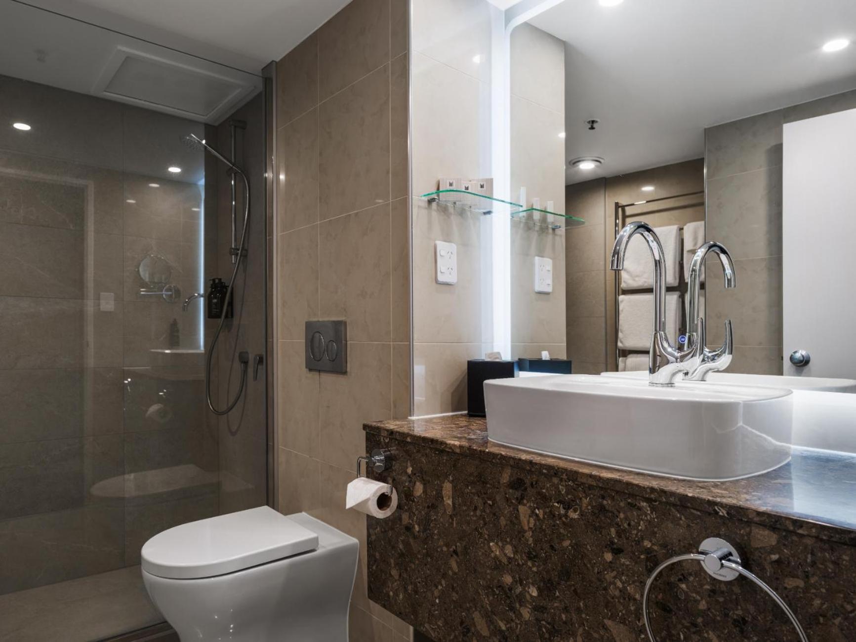 Superior Balcony 1 King 