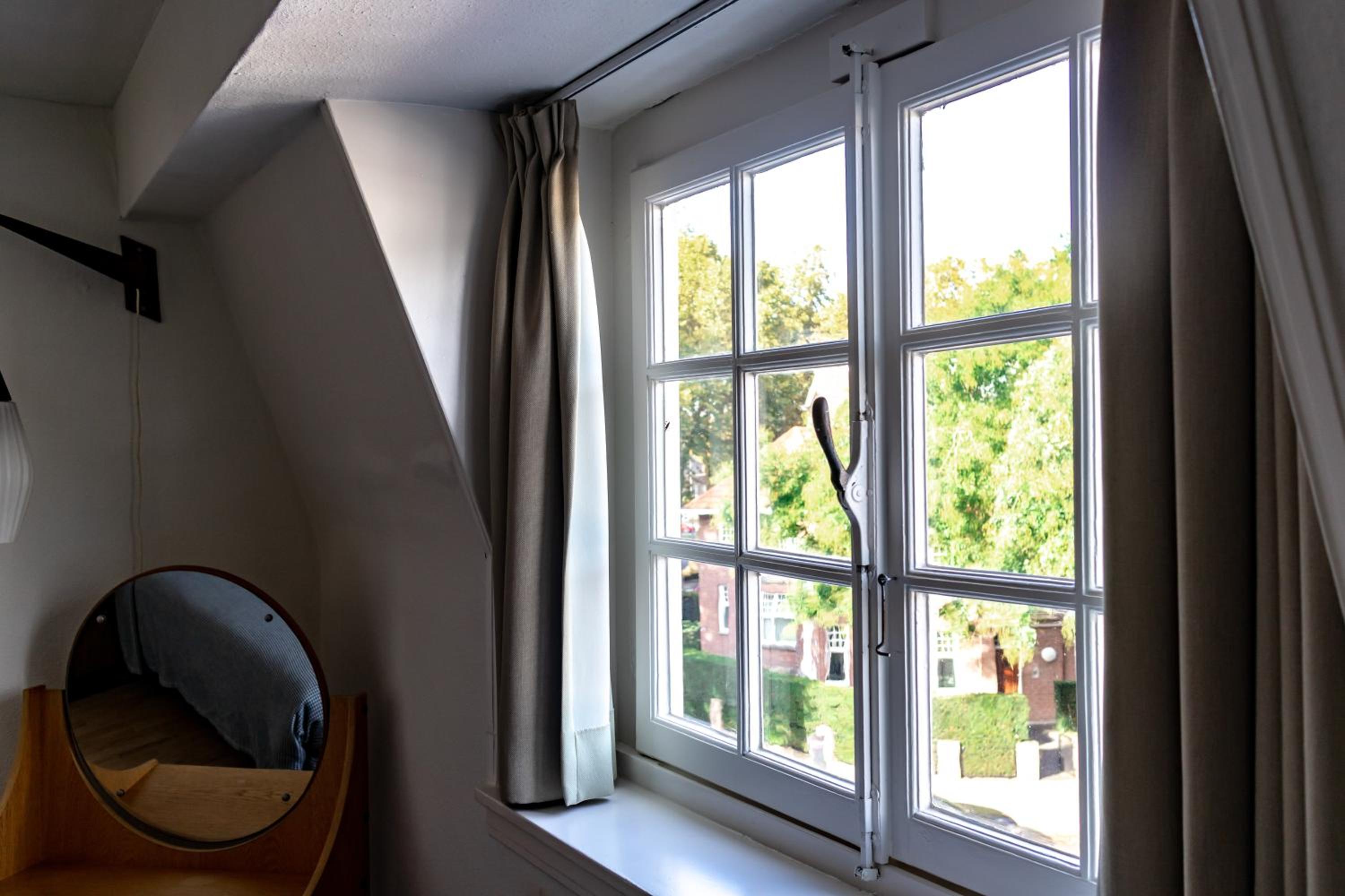 One-Bedroom Apartment with Terrace