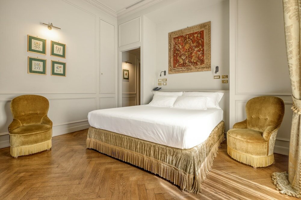 Deluxe Room, Corner