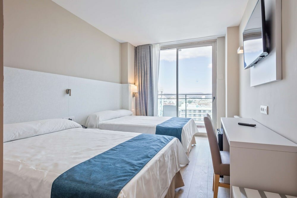 Double Room (1 Adult)