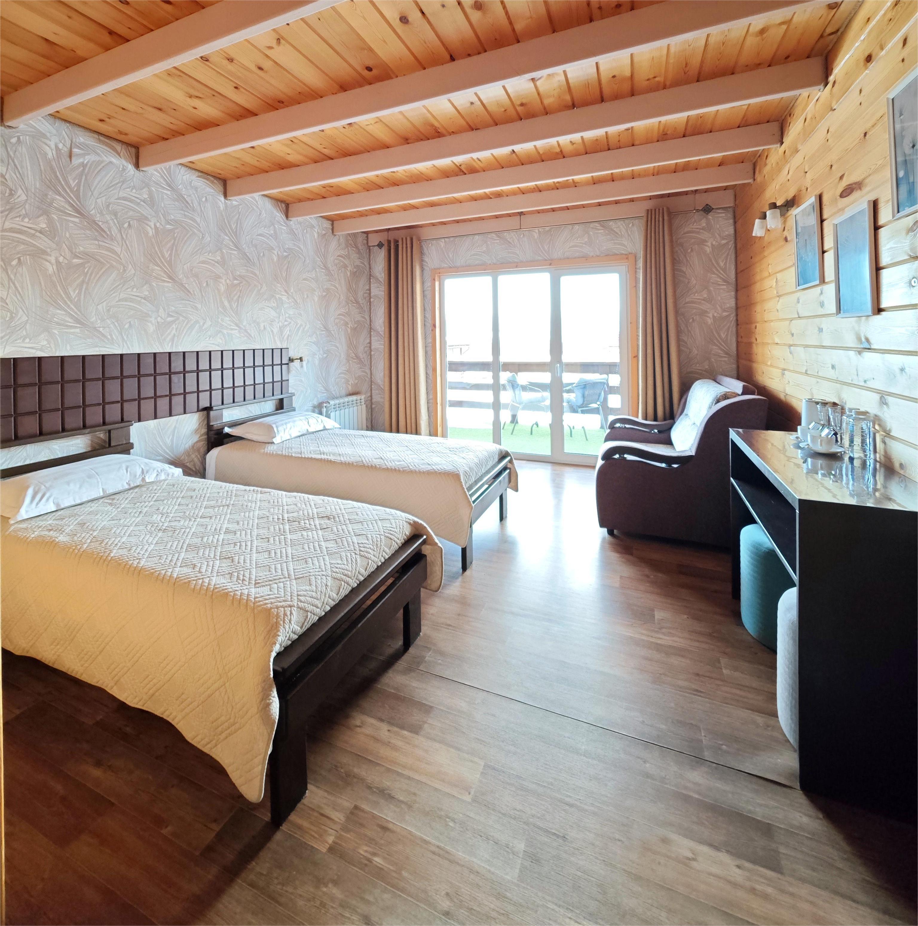 Улучшенный двухместный номер с 1 кроватью или 2 отдельными кроватями, вид на озеро