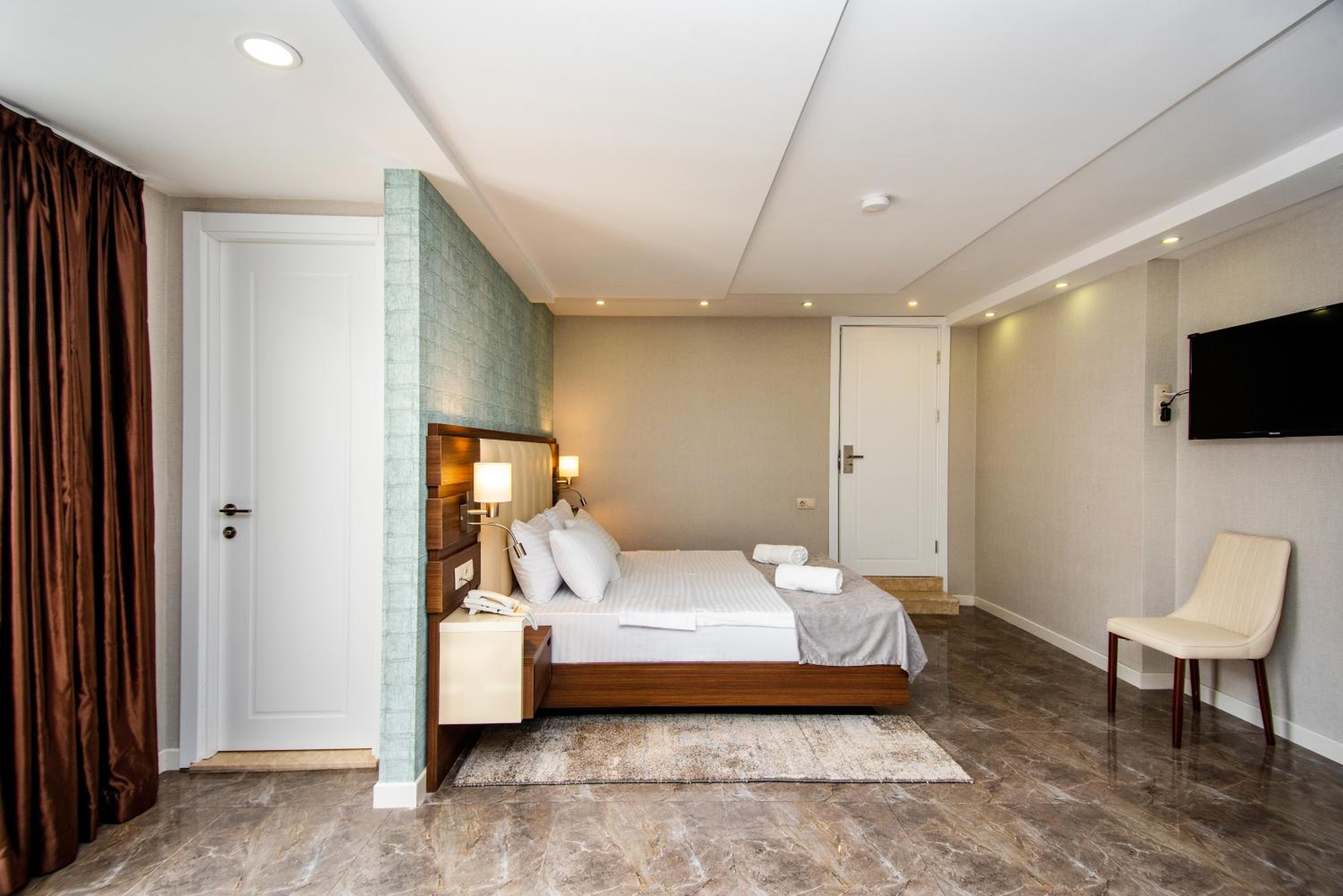 Studio Apartment with Terrace