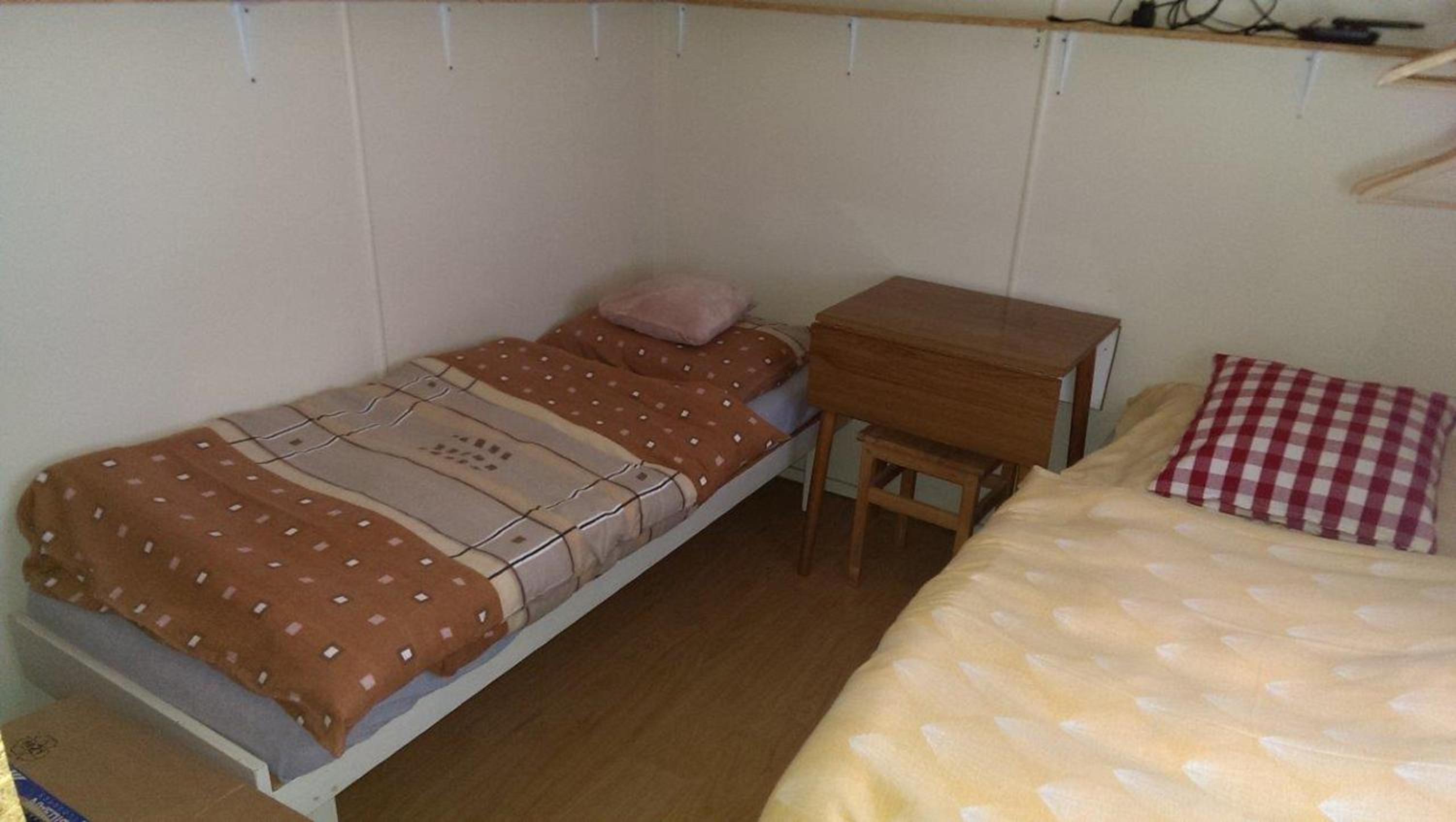 One-Bedroom Caravan