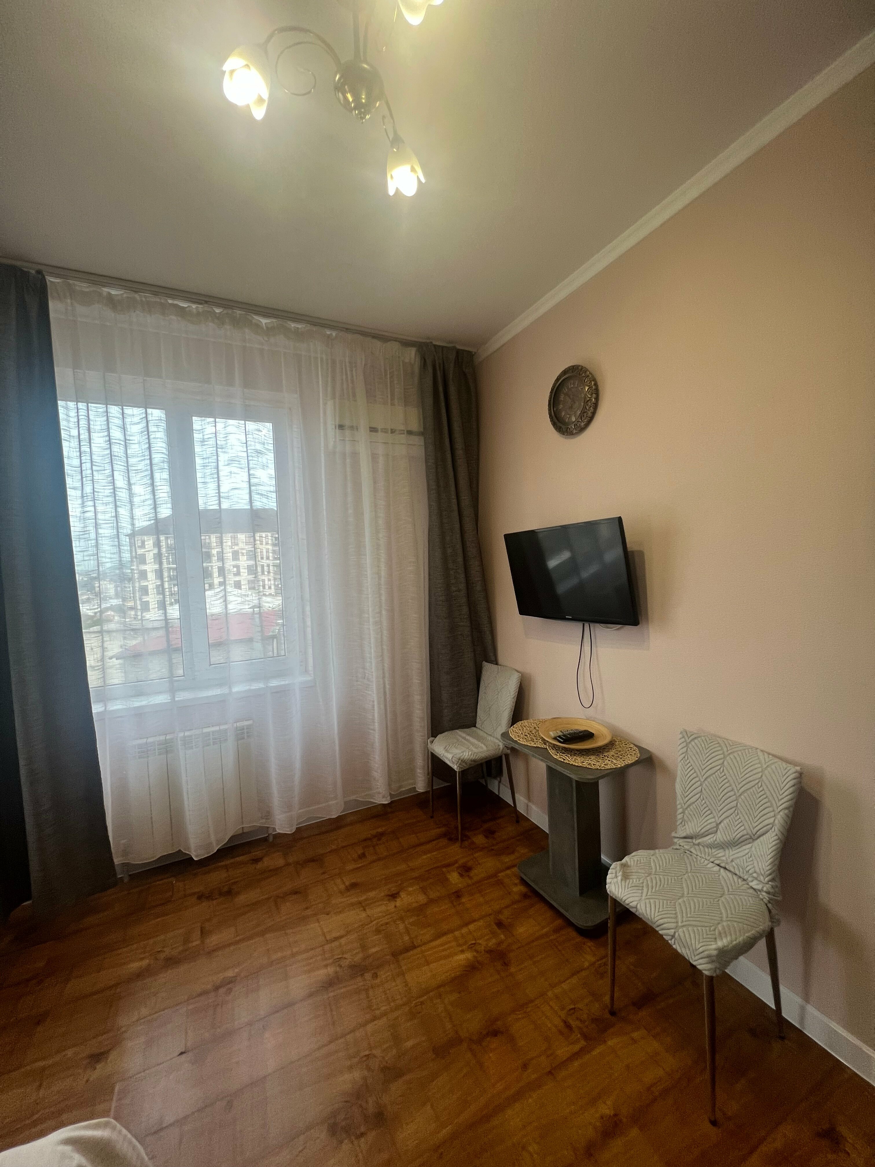 6 Полулюкс с балконом, кухней и видом на горы