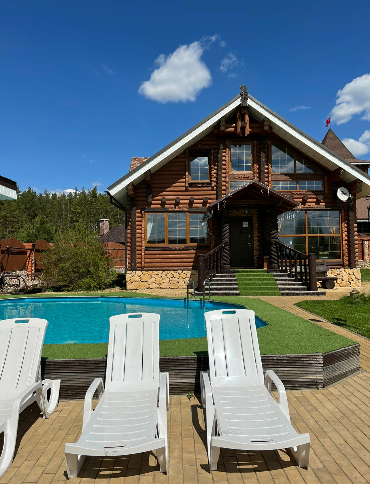 Дом с собственным бассейном