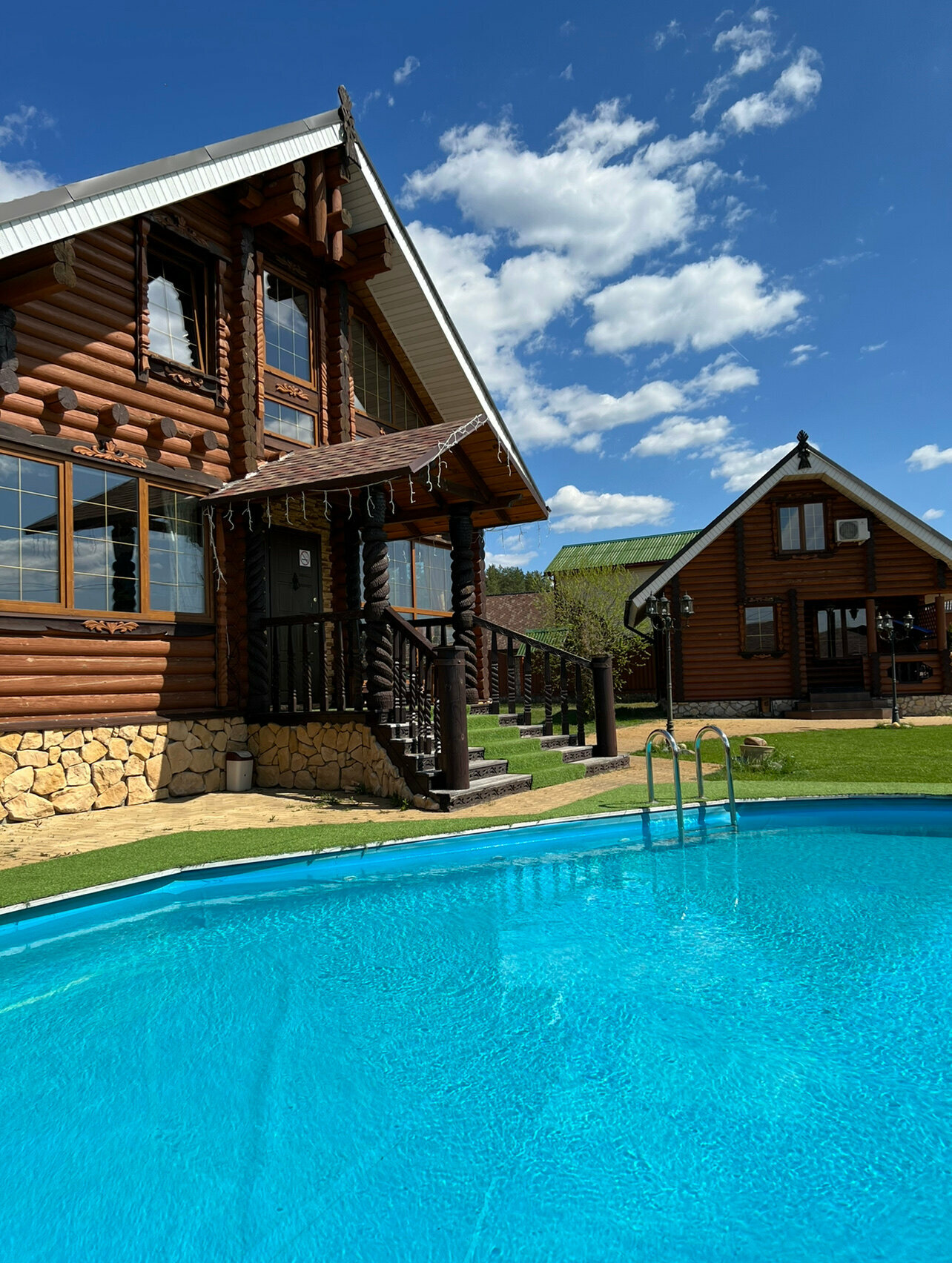 Дом с собственным бассейном