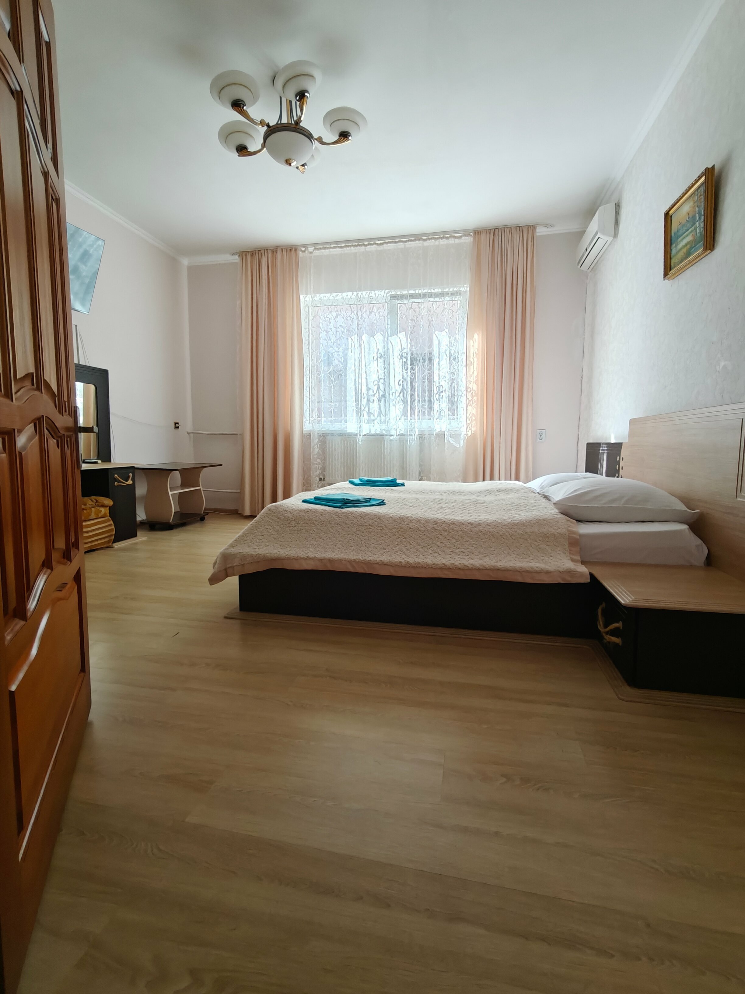 Стандарт 3+3 с кухней-беседкой из 2х комнат