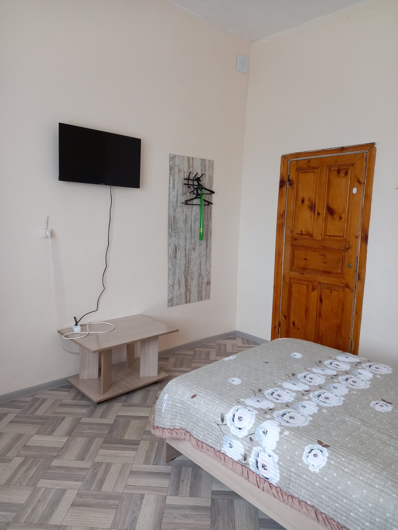 Одноместный номер с общим душем и туалетом