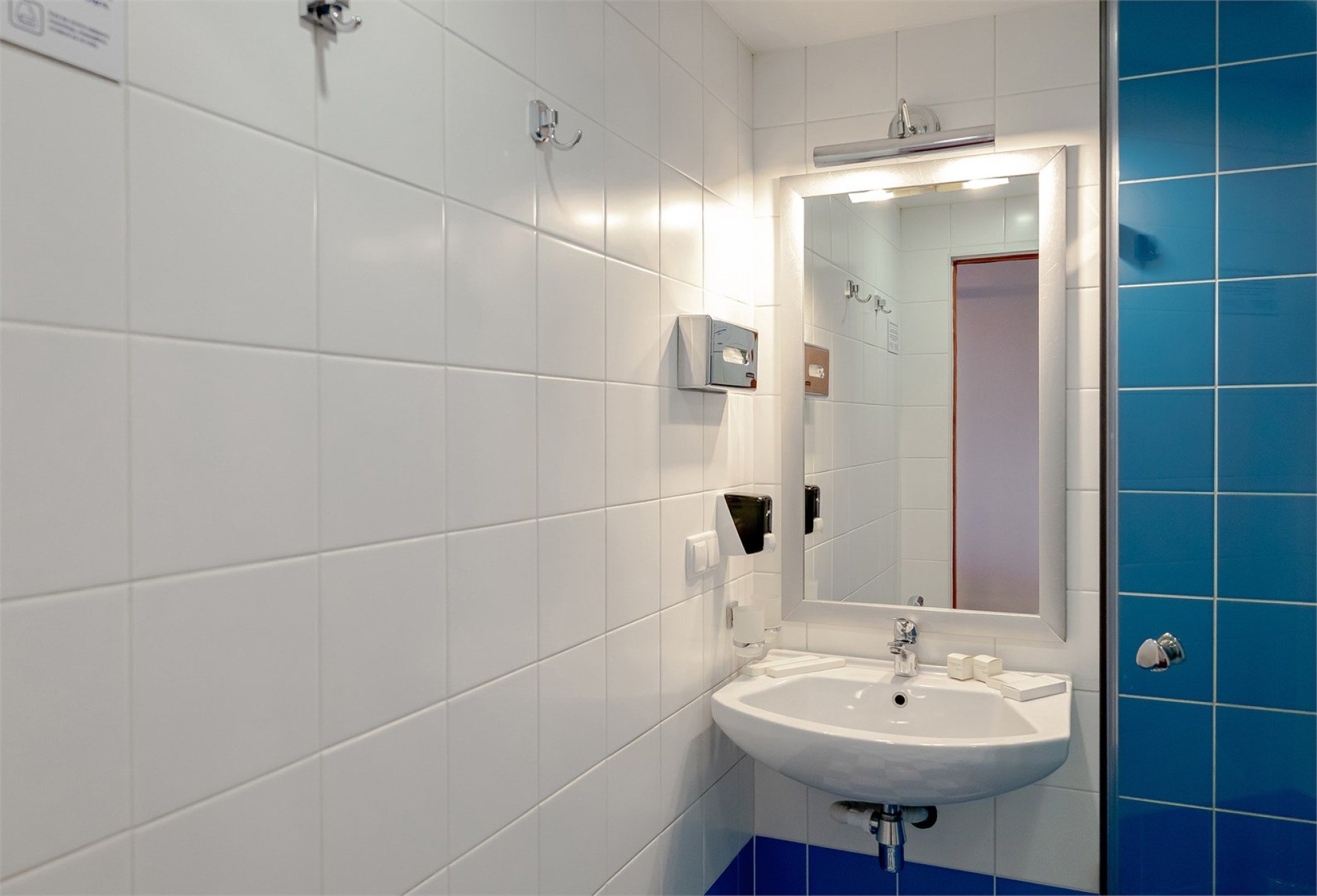 СТАНДАРТ УЛУЧШЕННЫЙ С 1 ИЛИ 2 КРОВАТЯМИ С ВИДОМ НА ГОРЫ (первый корпус)