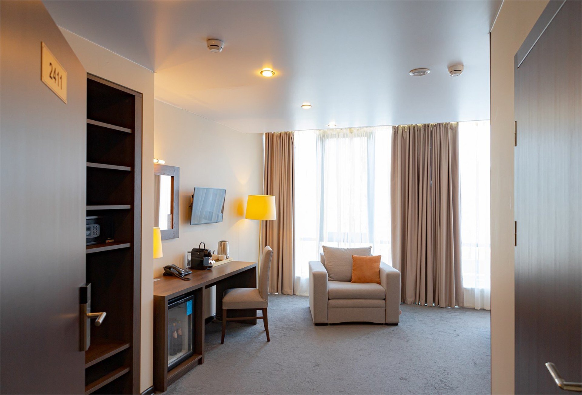 КОМФОРТ ДВУХМЕСТНЫЙ С КРЕСЛОМ (второй корпус)