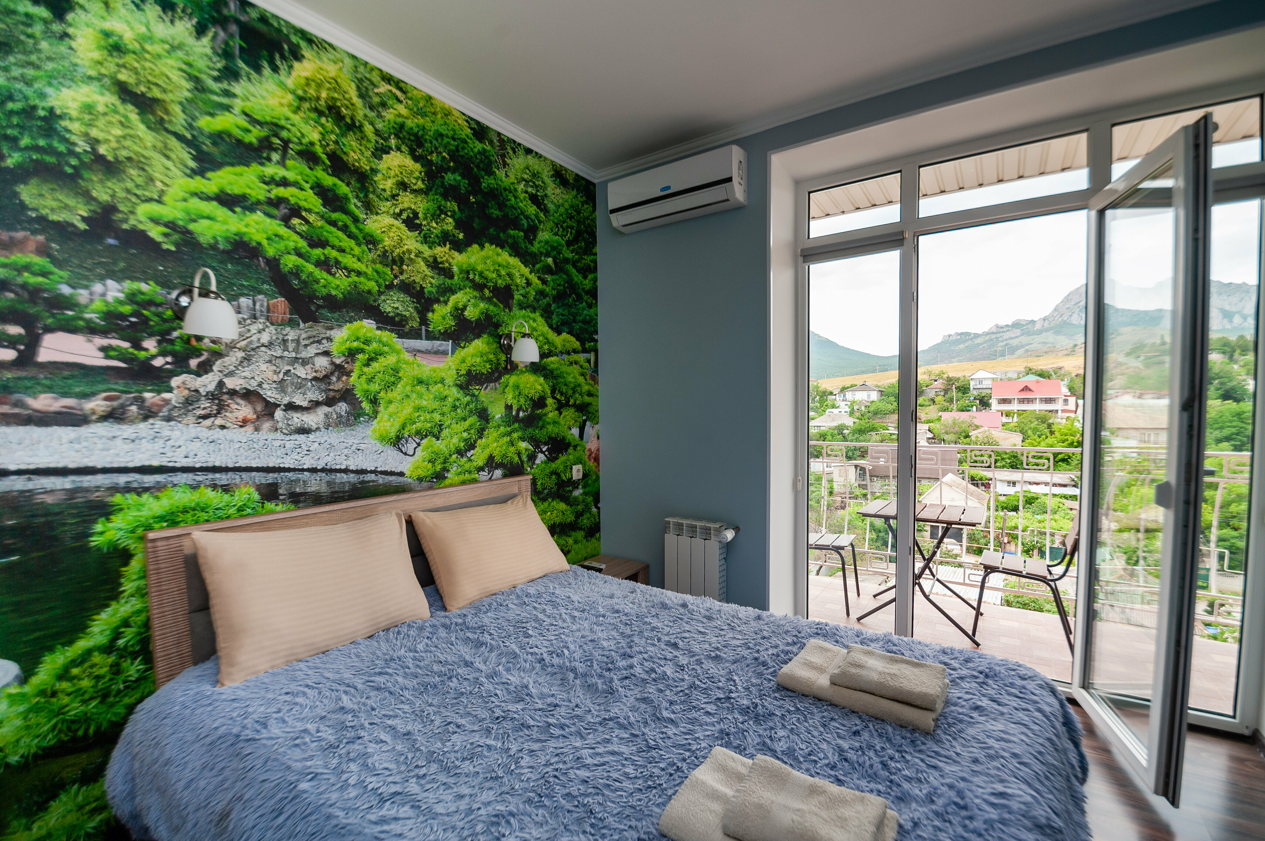 Двухместный номер Делюкс с 1 кроватью и боковым видом на море