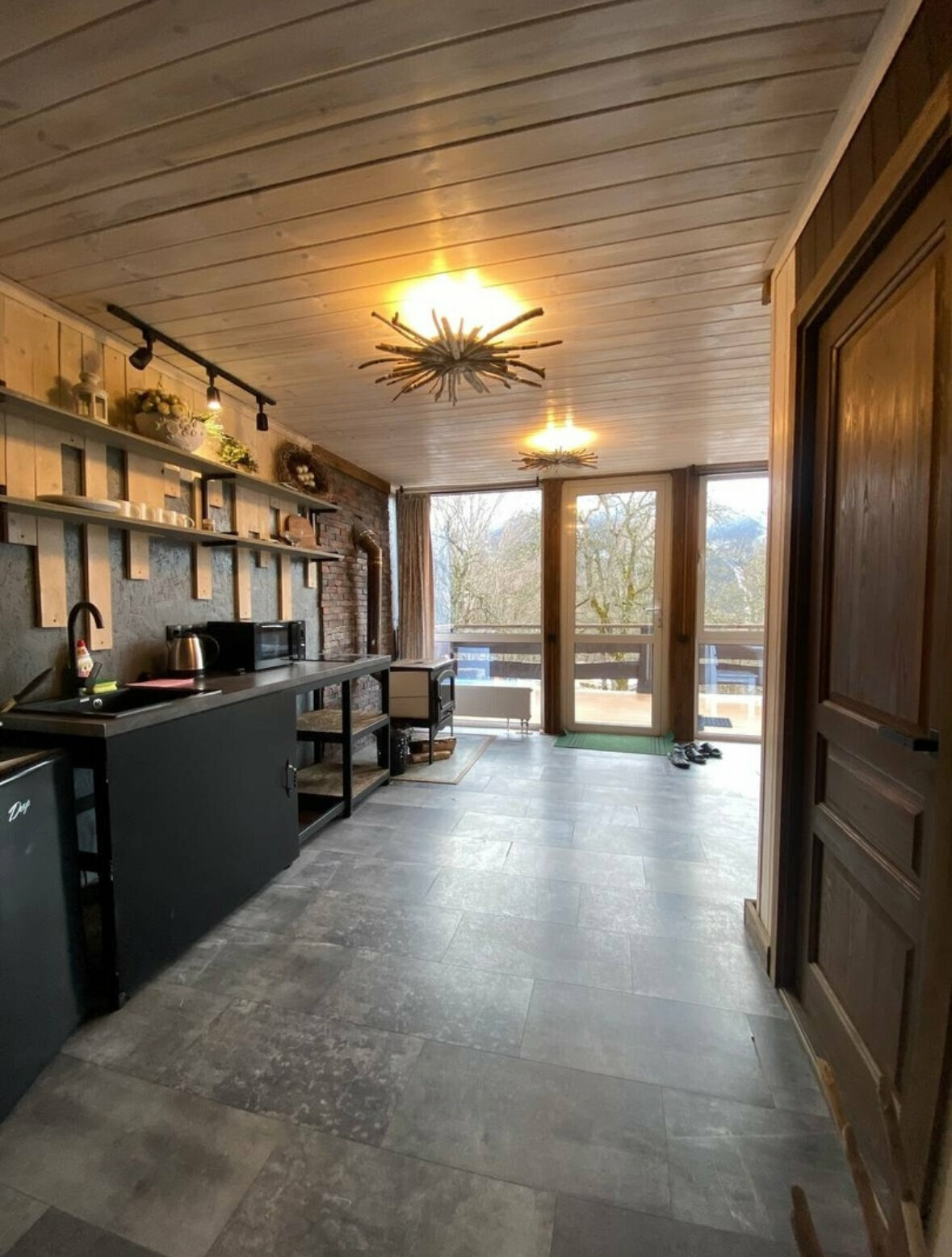 Двухэтажный дом с двумя спальнями для 6ти гостей