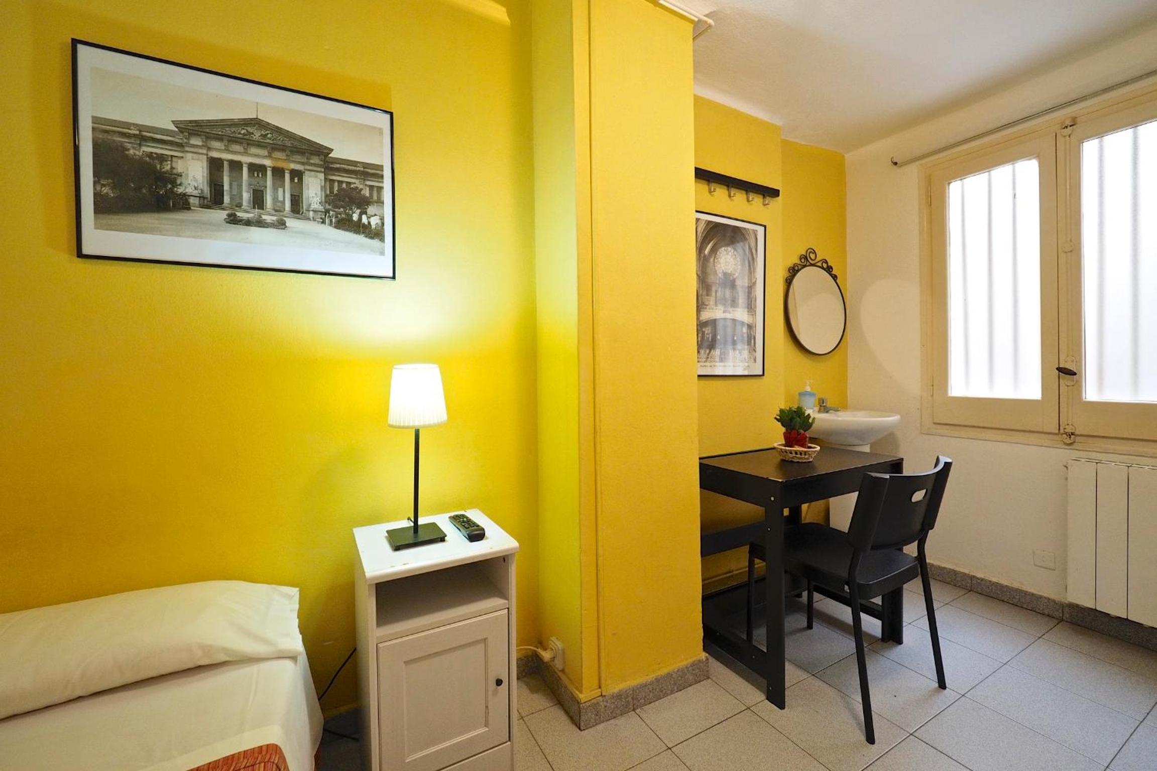 Single Room with Shared Bathroom