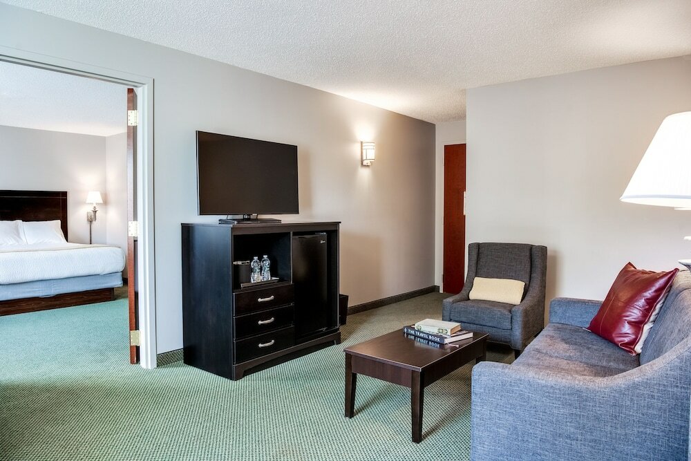 Standard Suite, 1 King Bed