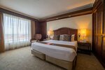Представительский люкс в Waterfront Airport Hotel & Casino