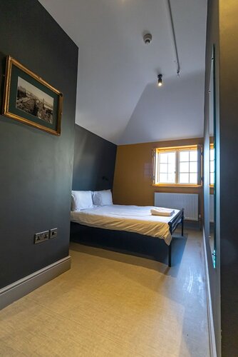 Double Room with Private Bathroom в PubLove The Steam Engine Hostel