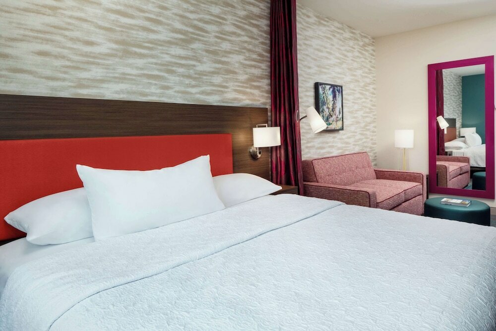 Studio Suite, 1 King Bed, Accessible, Bathtub