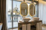 Duomo Panoramic Penthouse One Bedroom в The Rosa Grand