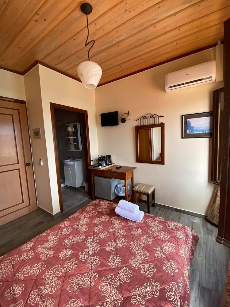 Single Room, Sea View