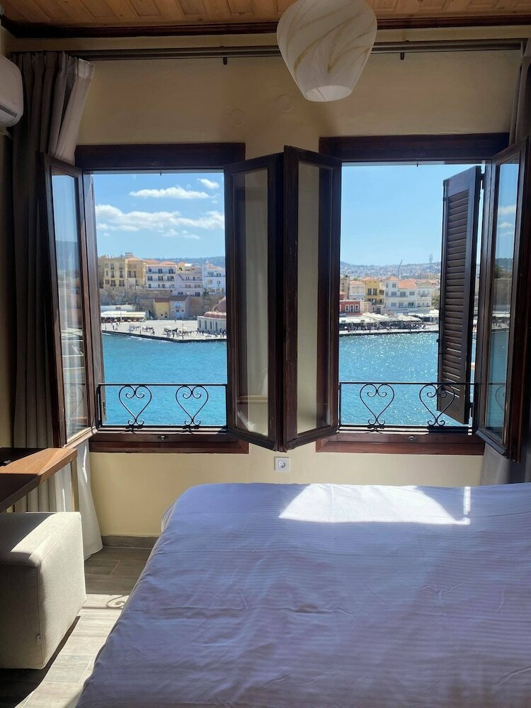 Single Room, Sea View