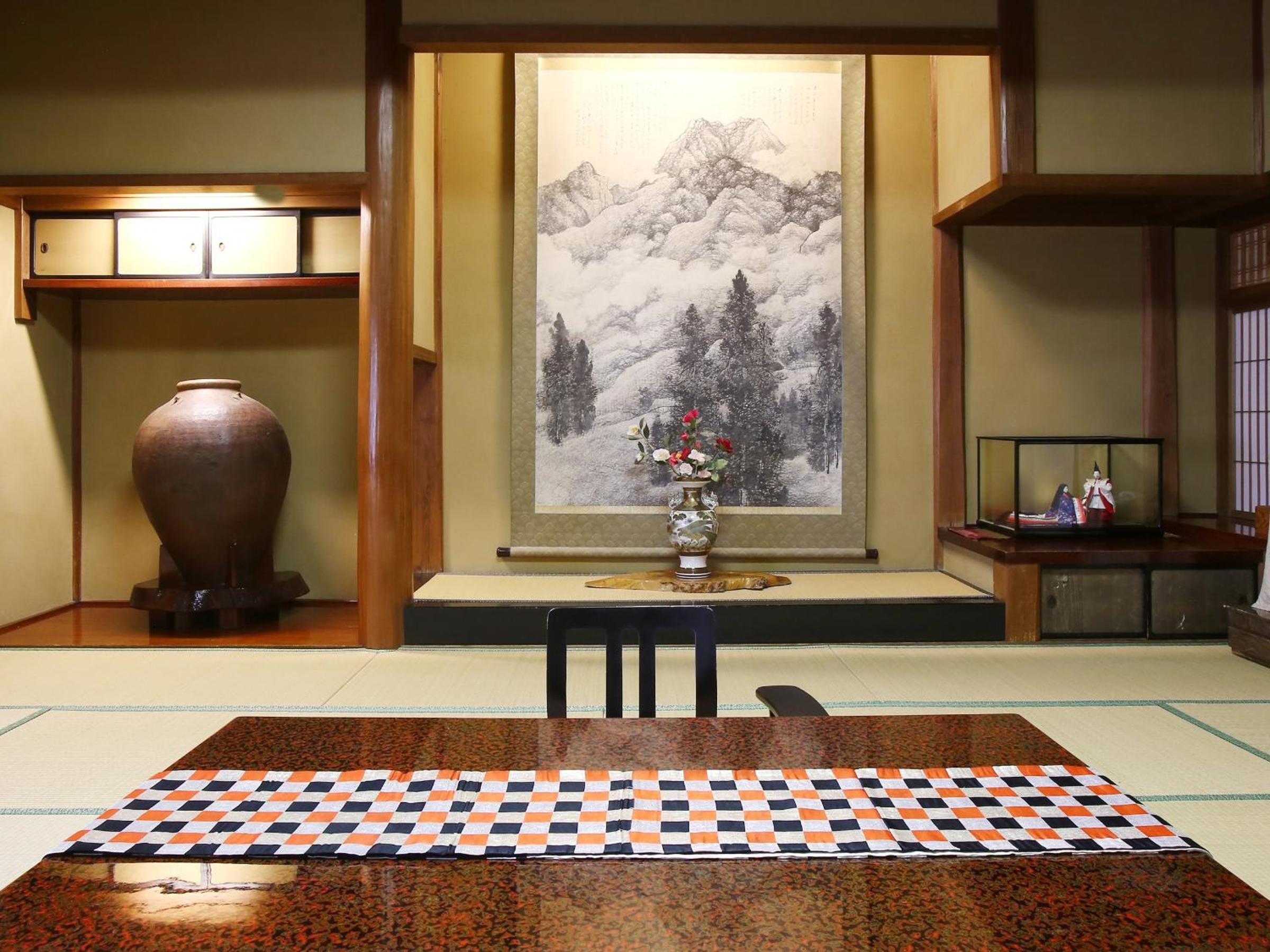 Superior Family Room