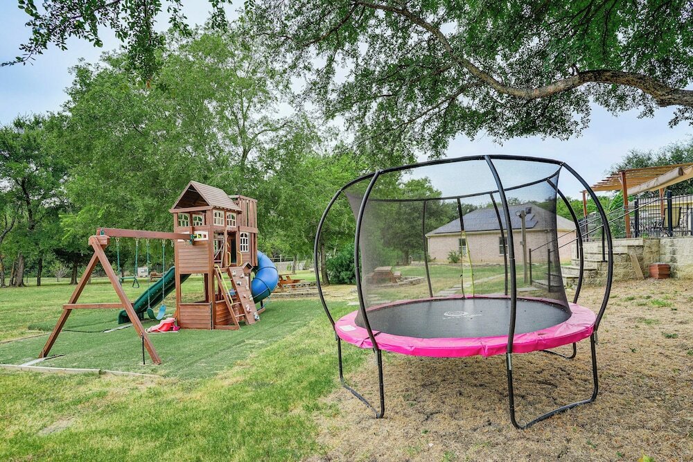 Suite, 1 King Bed, Accessible, Mountain View (Mobility & Hearing, Bathtub)