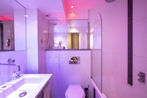 Двухместный номер с 1 двуспальной кроватью в Atn Hotel