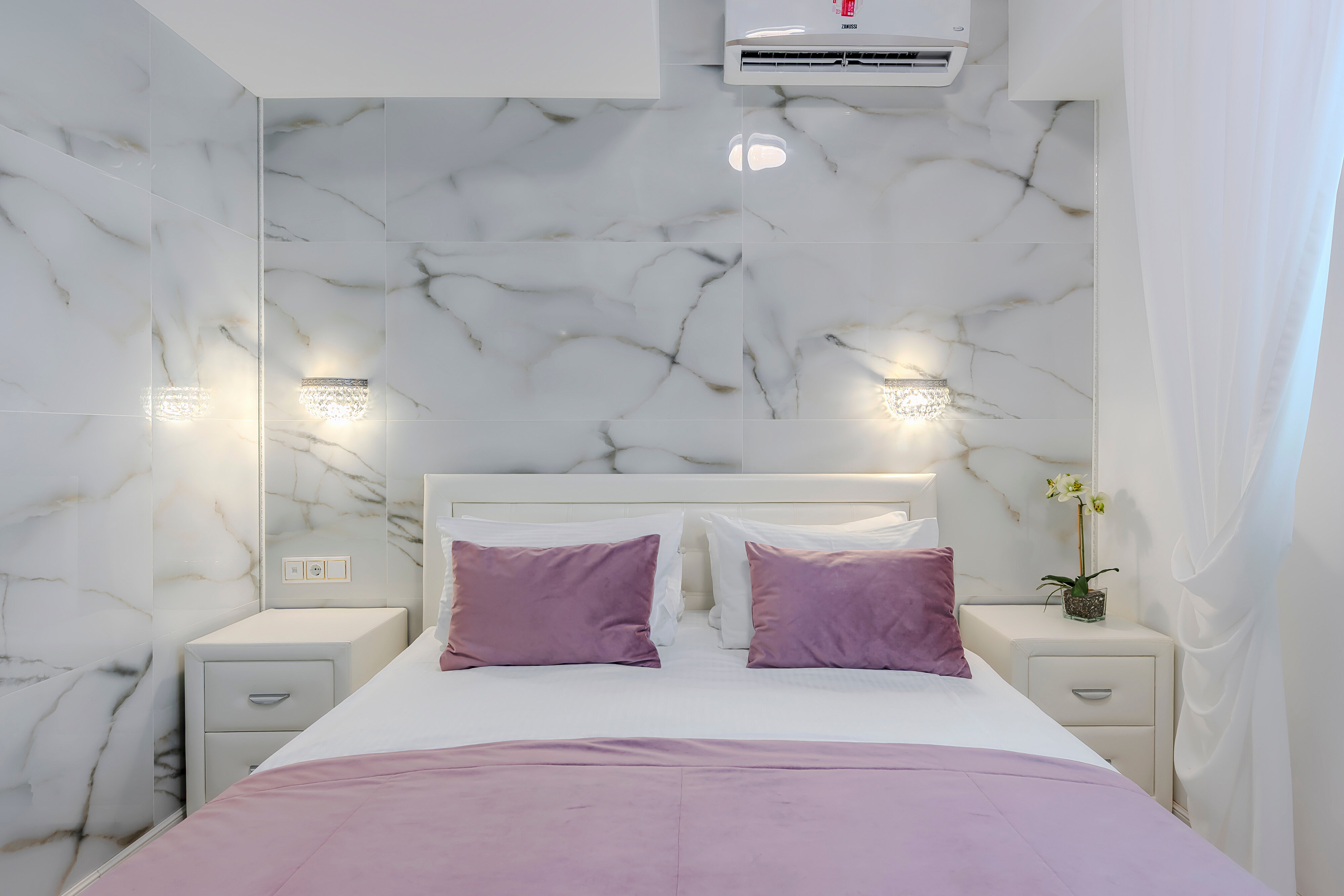 Двухместный номер эконом с имитацией окна