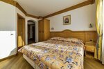 Standard Double or Twin Room with Balcony в Alpen Hotel Panorama